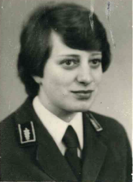Elżbieta Sztyler -zdjęcie dyplomowe z Technikum Leśnego w Goraju