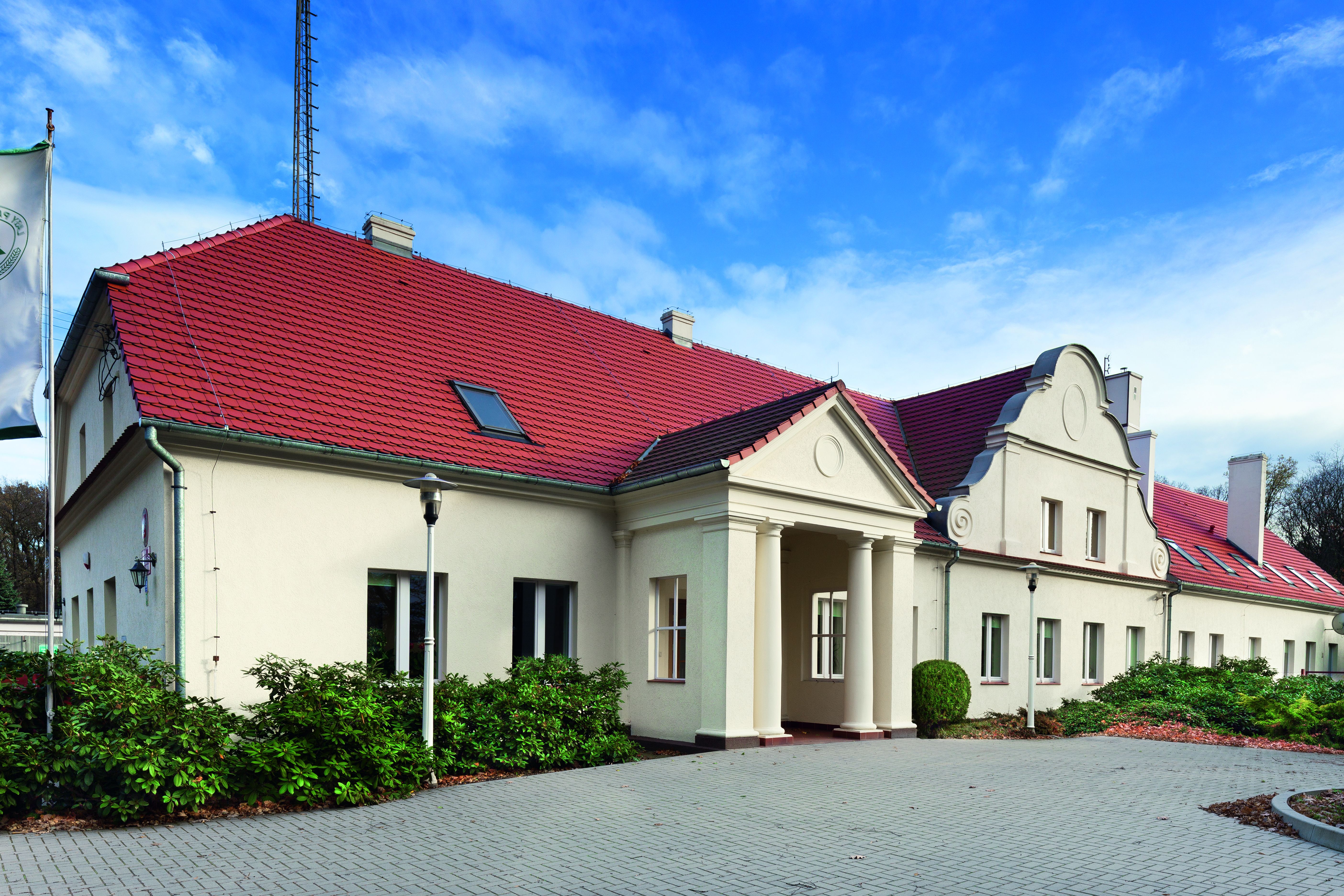 Budynek obecnej siedziby Nadleśnictwa Karczma Borowa (fot. Archiwum Nadl.)